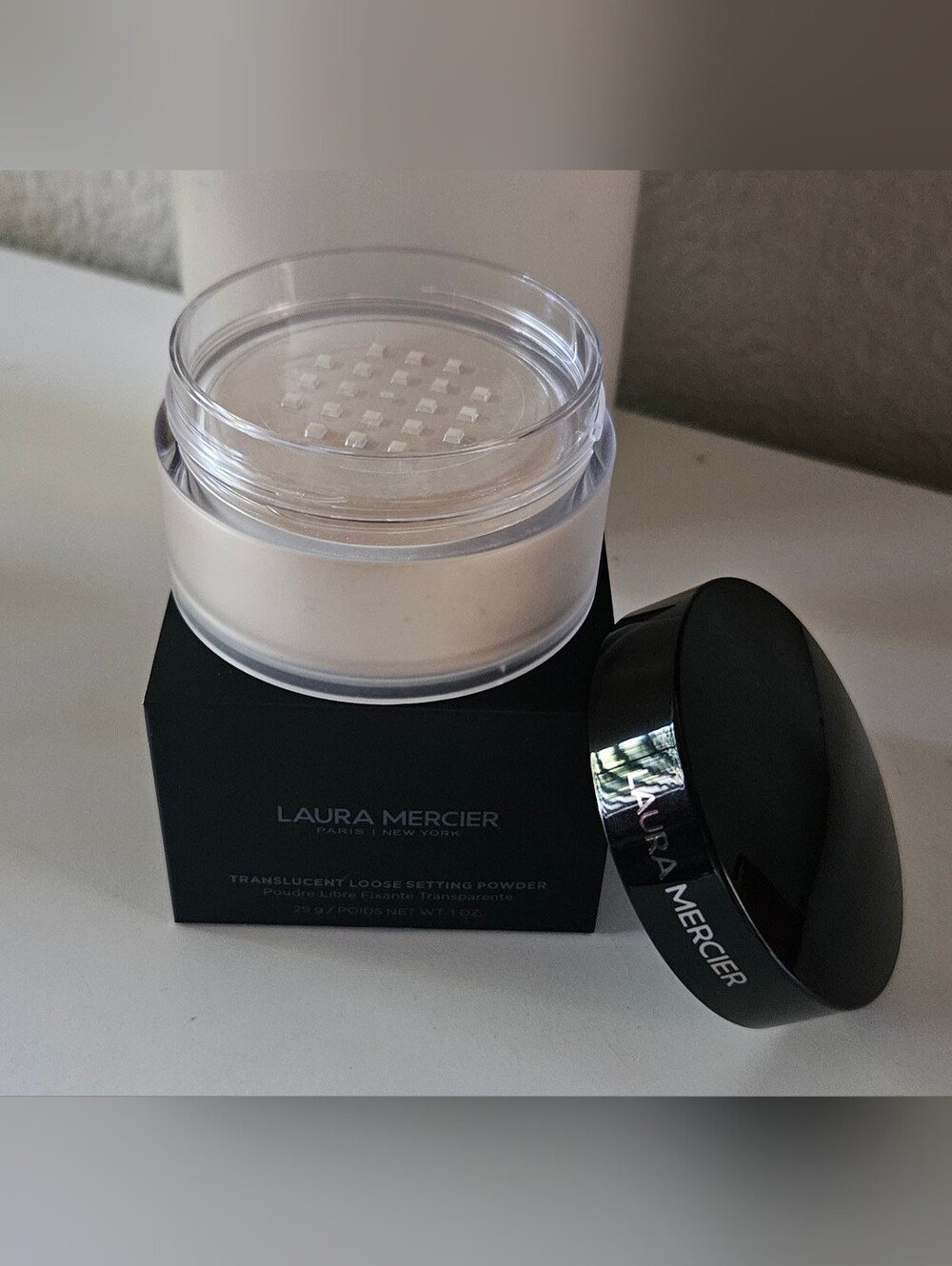 Laura Mercier Translucent Setting Powder - Large Full Size - Picture 4 of 4